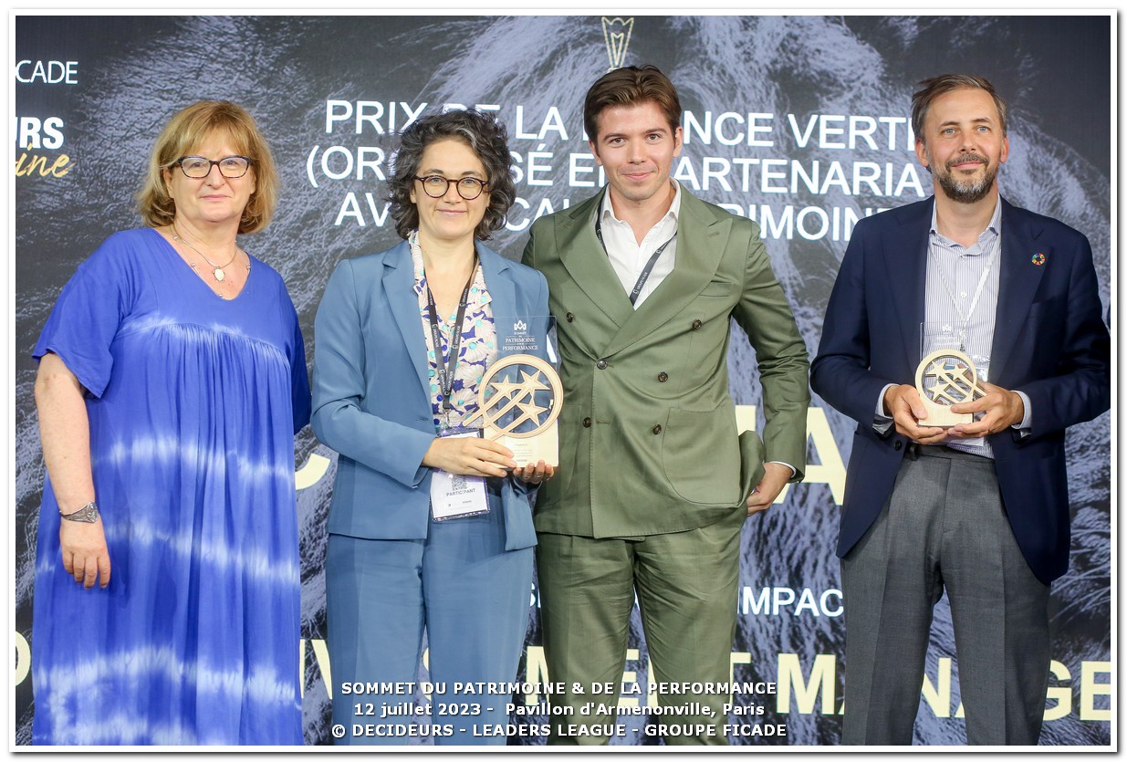 Remise des trophées du Prix de la Finance Verte 2023, lors du sommet du patrimoine et de la performance.